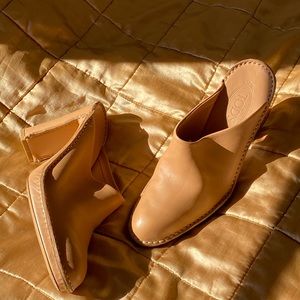 Leather high heel slip on mule beige Tod’s